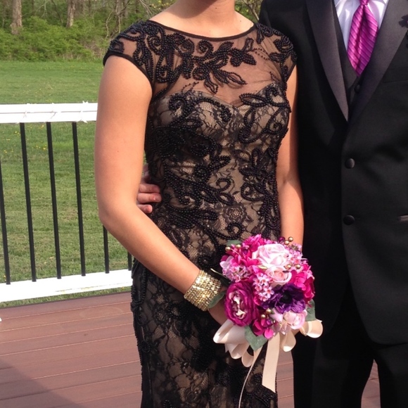 Black Lace Long Formal Gown - Picture 4 of 5